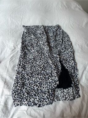 Abercrombie Floral Navy and white skirt